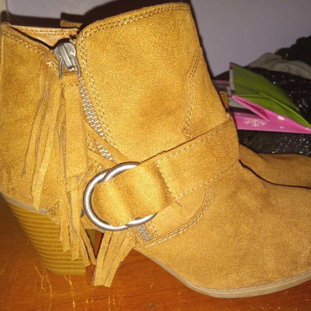 Brown suede fringe boots